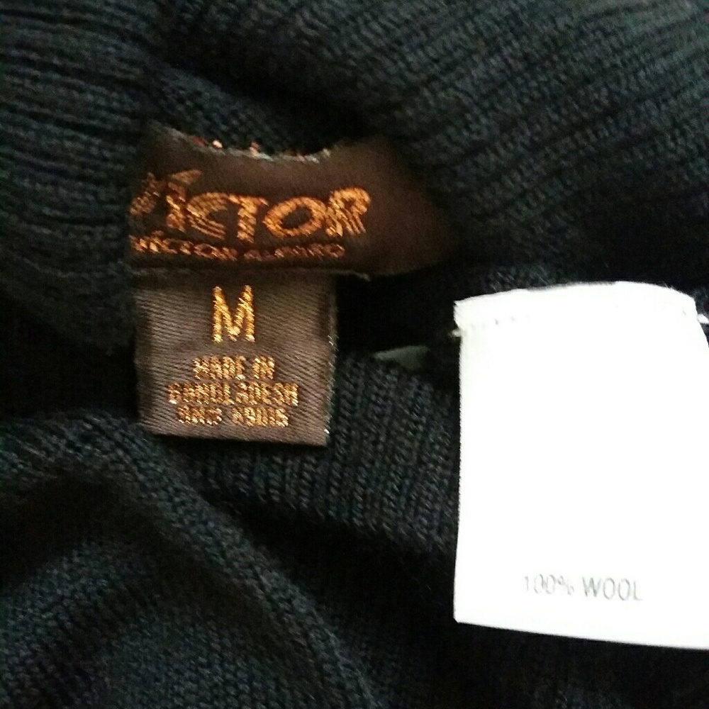 Black turtleneck fine soft wool sweater - Picture 2 of 8